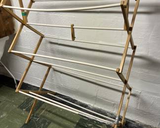 Lot 119 | Collapsable Drying Laundry Rack
