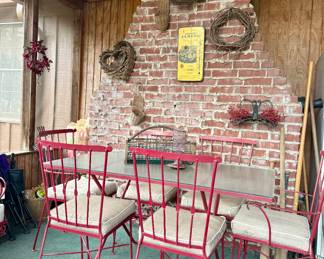Beautiful MCM Patio furniture in excellent condition 
