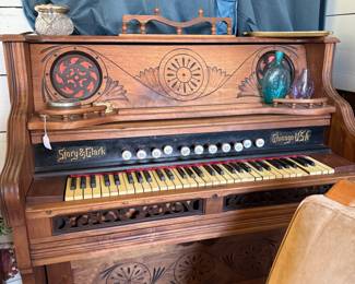 Story and Clark Chicago Organ