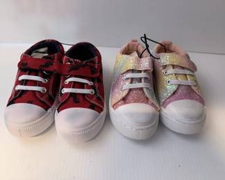 2 Pair Kids Shows Size 7
