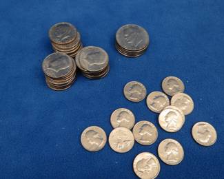 Lot 31. 49 Bicentennial coins: 5 Eisenhower Dollars, Kennedy Half-Dollar, Quarters.