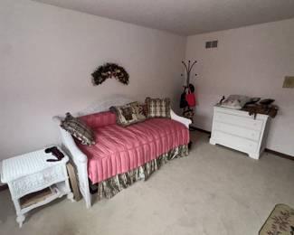 White Wicker Daybed with Nightstand