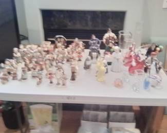 Figurines