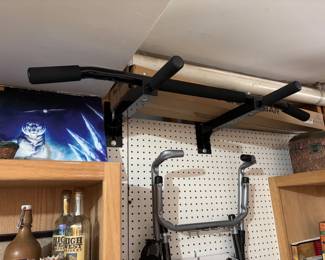 Pull Up Bar