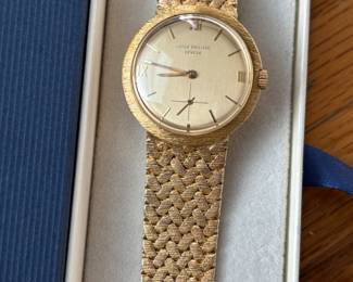 Gorgeous fully-functioning Patek Philippe 14k Gold Gentleman's Watch