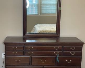 Traditional style 8 drawer dresser with mirror
