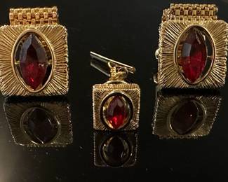 Vtg. cuff links with tie pin