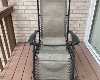 Outdoor lounge chair
