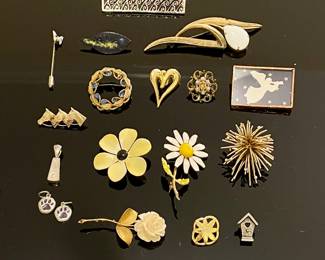 Vintage & modern brooches & pendants