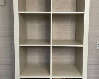 Cube bookshelf