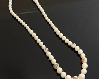 Vintage beaded necklace floral