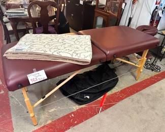 massage table 