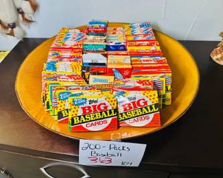 200 packs baseball cards 