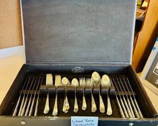 Wood rose silverplate set 