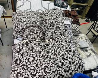 Queen bedding set 
