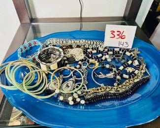 Jewelry lot 