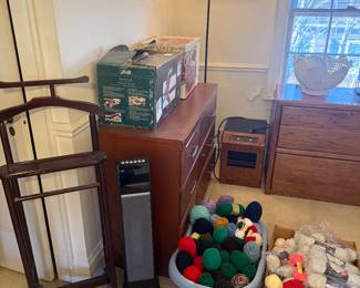 Butler stand and knitting and crochet yarn