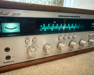 Rare and working Marantz receiver model 2230