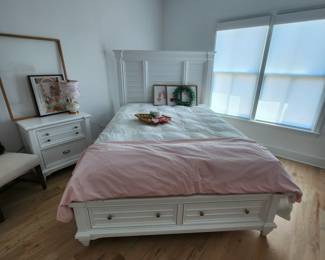 Bed with Storage Drawers