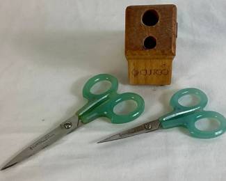 Cutco Scissor Caddy with 2 Scissors