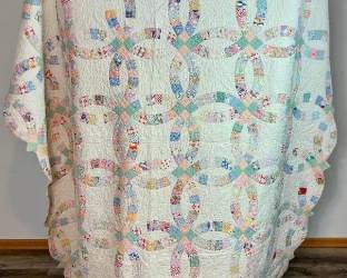 Vintage Handmade Double Wedding Ring Quilt - 80.5" x 80.5"