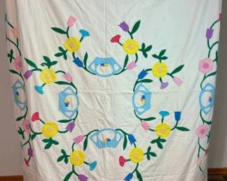 Vintage Handmade Flower Applique Quilt
