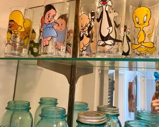Vintage Looney Tunes glasses