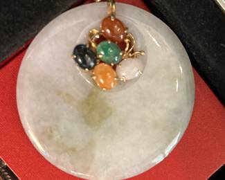 Our appraiser Heather is here to help you invest in luxury assets: fine jewelry, gold, platinum, silver, diamonds, jade and more!