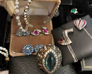 Our appraiser Heather is here to help you invest in luxury assets: fine jewelry, gold, silver, diamonds and more!