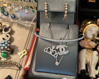 Our appraiser Heather is here to help you invest in luxury assets: fine jewelry, CHANEL, gold, platinum, silver, diamonds and more!