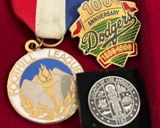 Souvenir/Pins: Dodgers, County of Los Angeles and more!
