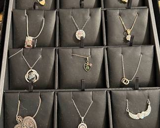 Our appraiser Heather is here to help you invest in luxury assets: fine jewelry, gold, diamonds, and more!