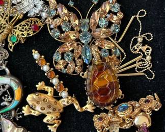 Our appraiser Heather is here to help you invest in luxury assets: brooches and more!