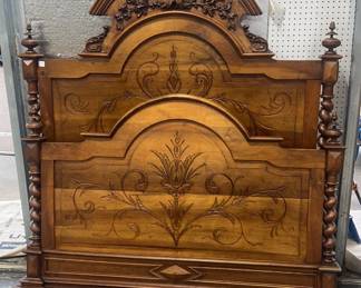 Walnut Carved Victorian Full Size Bed Lady's Head