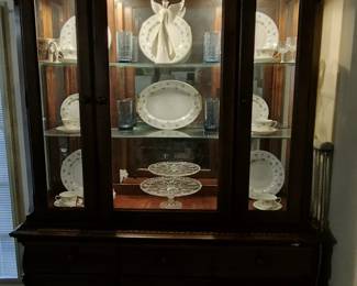 BROYHILL CHERRY DINING ROOM SET $600