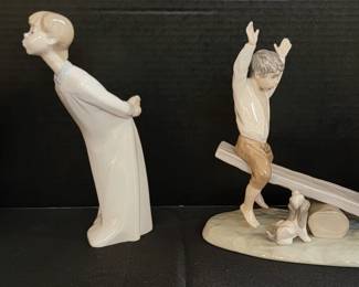 Lladro Kissing & Playing Figures (3)
https://ctbids.com/estate-sale/34628/item/3894630/Lladro-Kissing-Playing-Figures-3
