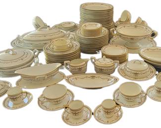 Rosenthal Donatello China Set "Eden"
https://ctbids.com/estate-sale/34628/item/3897171/Rosenthal-Donatello-China-Set-Eden