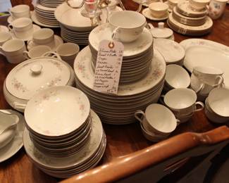 69 PCS OF FANTASIA FLORENTEEN CHINA