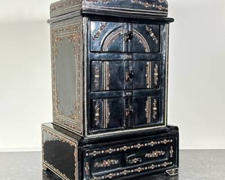 EMBELLISHED LACQUER JEWELRY BOX | Black lacquer jewelry box with embellished twisted copper inlay. - h. 20 x w. 12.25 x d. 10 in