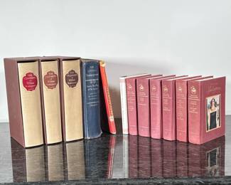 (12pc) WILLIAM SHAKESPEARE BOOKS | Including:
Heritage Press “The Comedies” “The Tragedies” and “The Histories”
The Living Shakespeare 1958
The Guild Shakespeare Vols 2, 3, 4, 14, 15, 17 (1991)
William Shakespeare “The Sonnets Poems of Love”
“Seeds of Time: Selections From Shakespeare” (1966)
