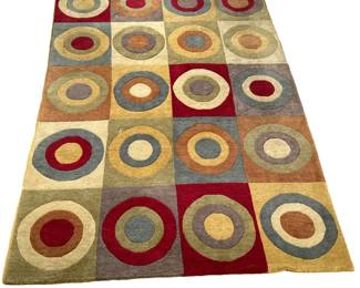 COLORFUL RUG | Colorful circular patterned rug. - w. 68 x l. 108 in