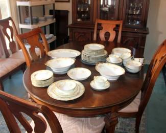 Edwards Furniture Dining Table with 6 Chairs & 2 Leaves