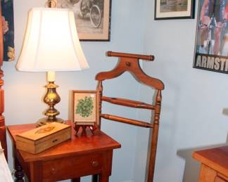 Ethan Allen Gentleman’s Valet