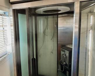 The same phone booth in excellent condition 