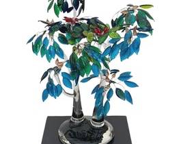 Dream Glass Tree Sculpture 

Stunning and eye-catching work of art! 

Measures about 14.5" h x 17" x 24" 