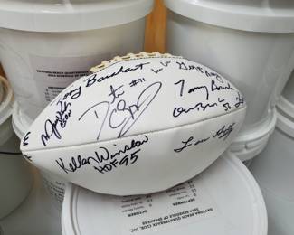 Quarterback club signed footballs in bucket
Very rare
16 footballs all different signatures.