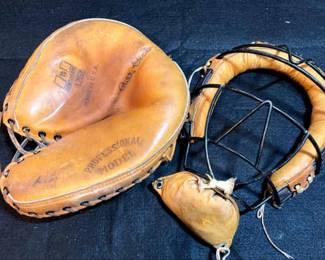 Pennant Catchers Mask Hawthorne Bill Dickey Mitt