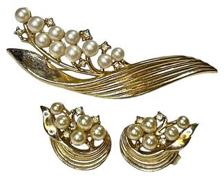 Trifari Brooch Earrings Set