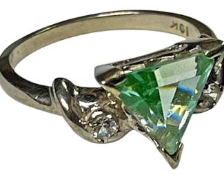 10K Ring w Green Stone