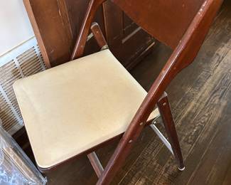 We have 6 of the mid century modern folding chairs.